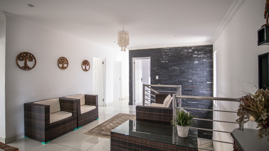 6 Bedroom Property for Sale in The Coves North West